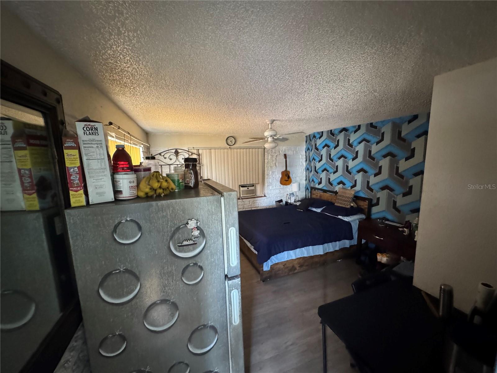 Listing photo id 21 for 1025 31st Avenue