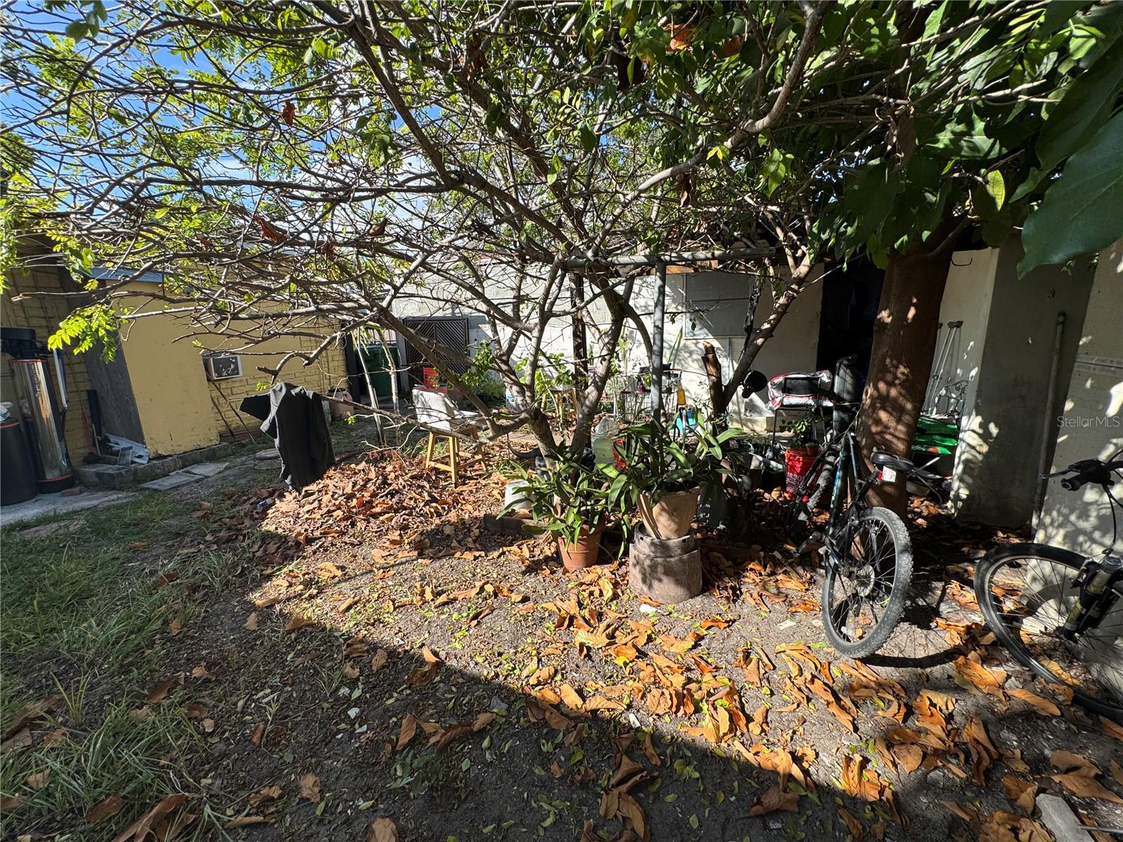 Listing photo id 24 for 1025 31st Avenue