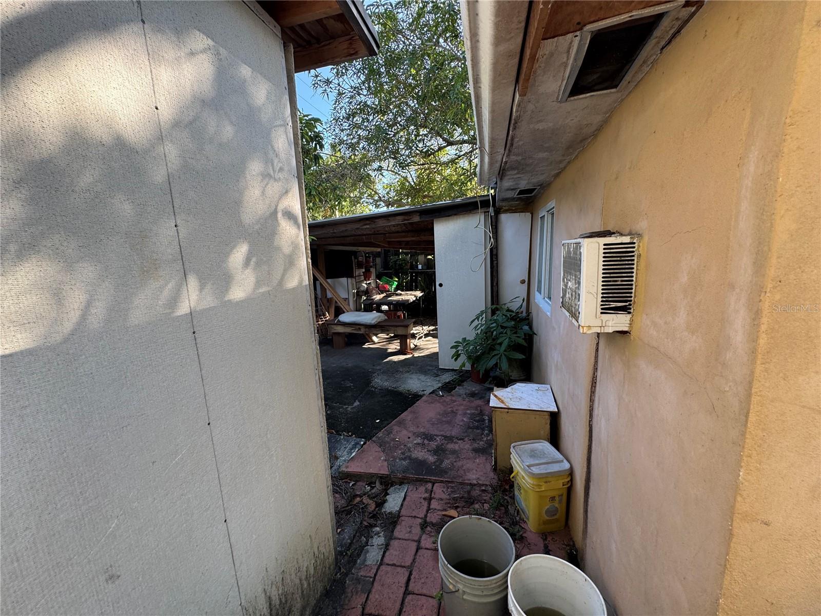 Listing photo id 25 for 1025 31st Avenue