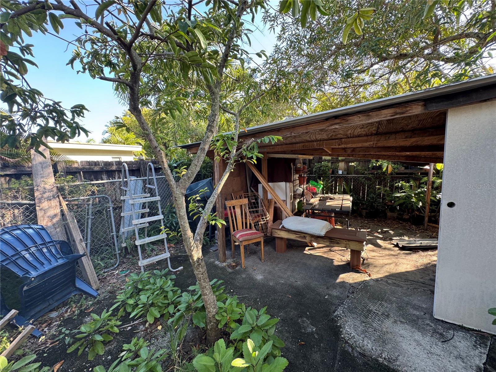 Listing photo id 26 for 1025 31st Avenue