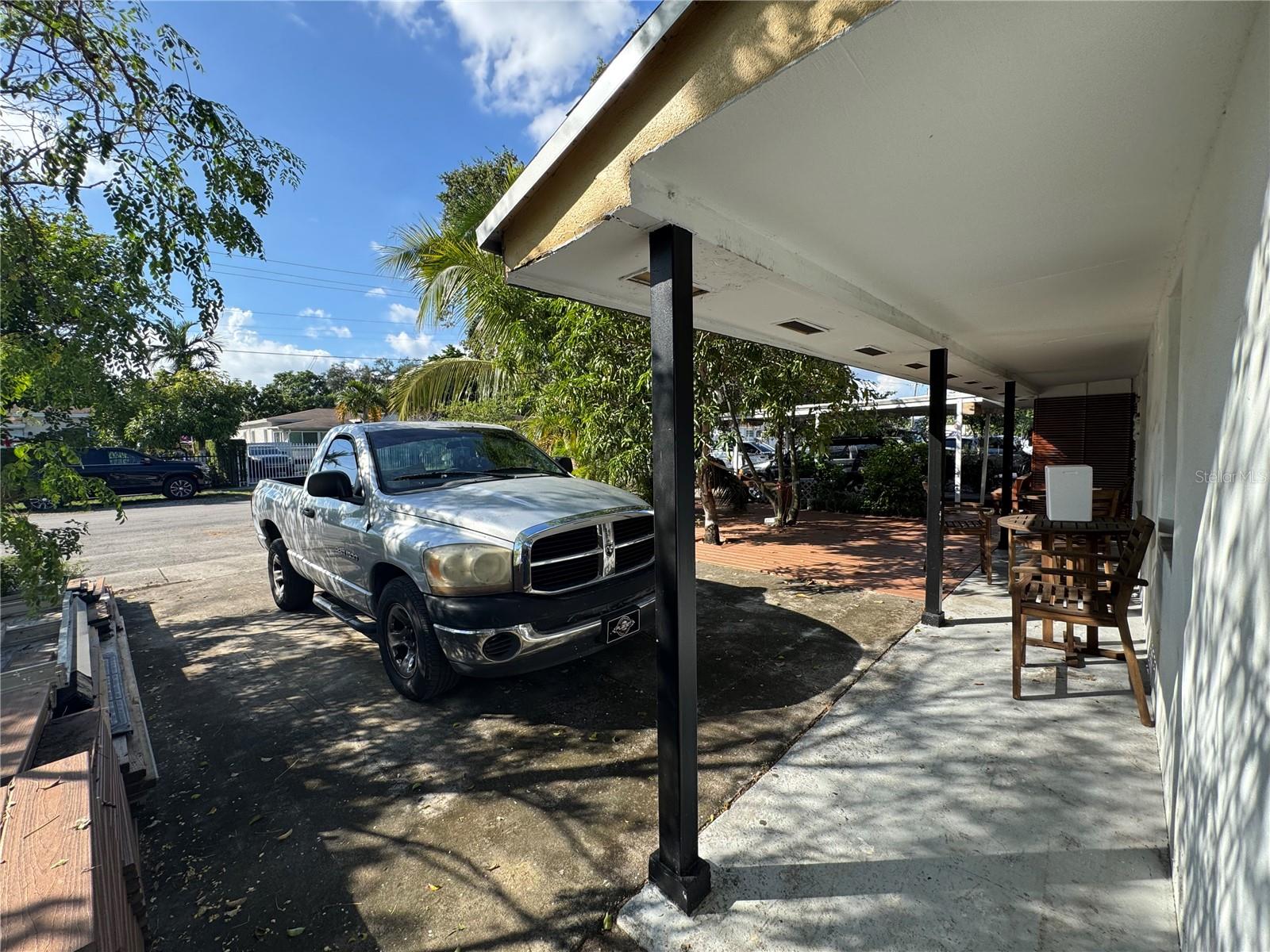 Listing photo id 1 for 1025 31st Avenue