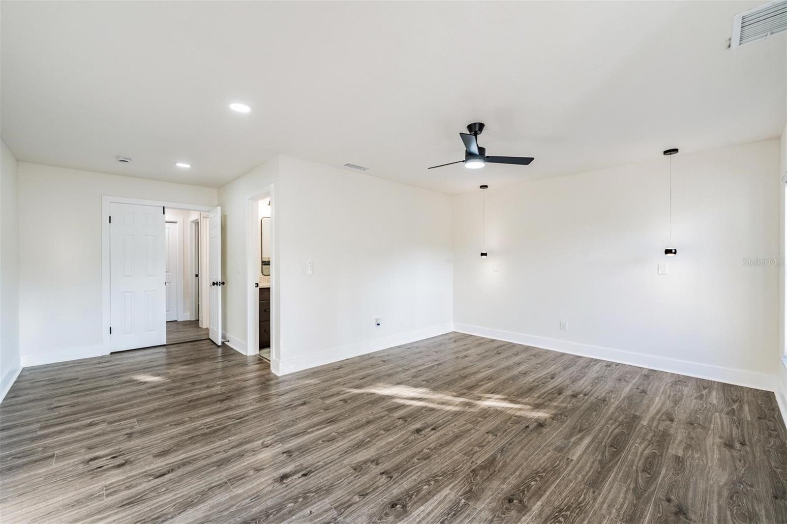 Image 17 of 35 For 3366 Fox Hill Drive