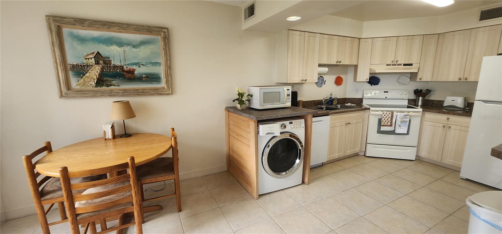 Image 16 of 46 For 1515 Pinellas Bayway S 30