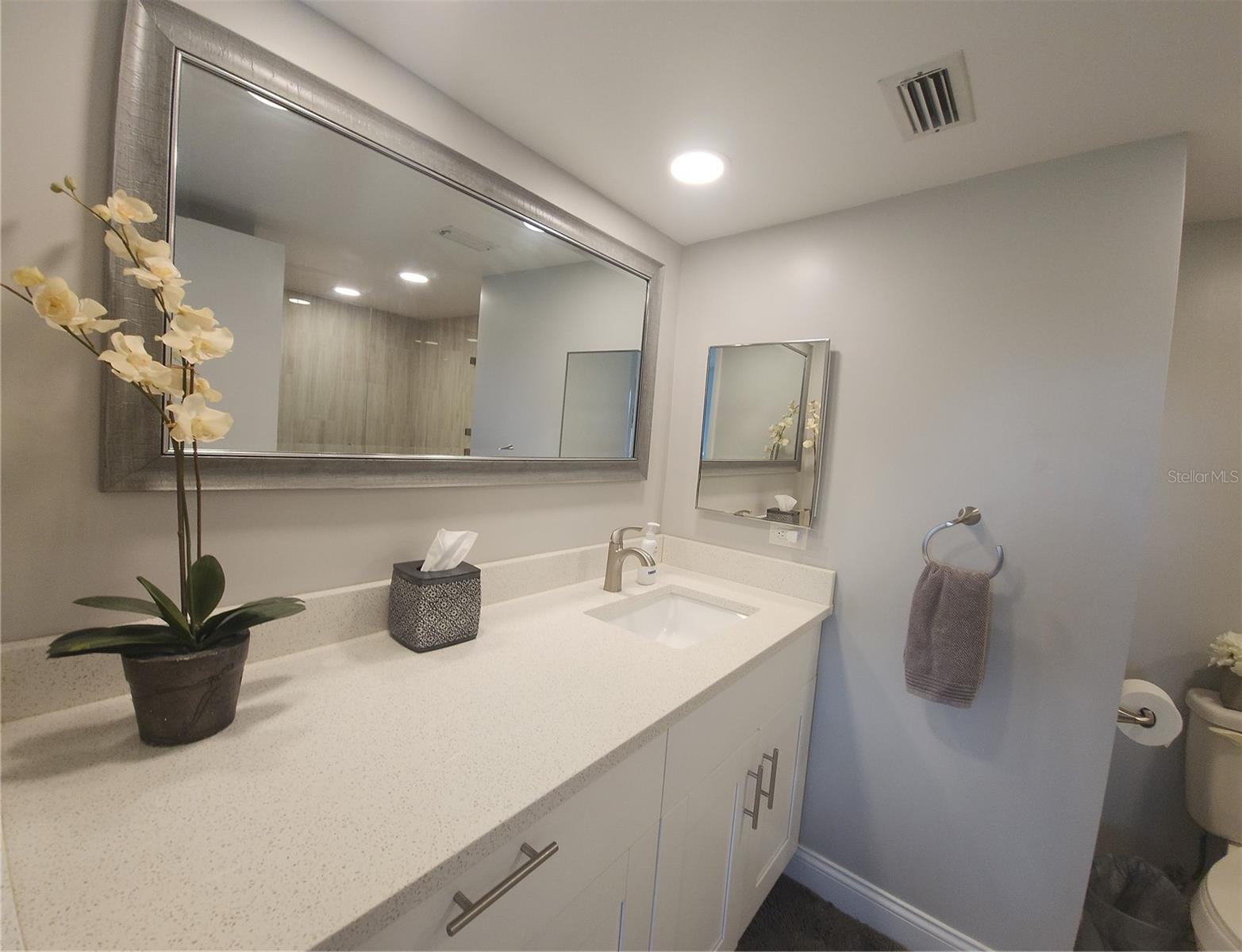 Image 22 of 46 For 1515 Pinellas Bayway S 30