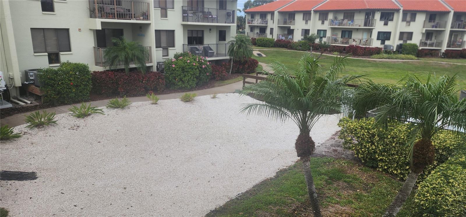 Image 27 of 46 For 1515 Pinellas Bayway S 30