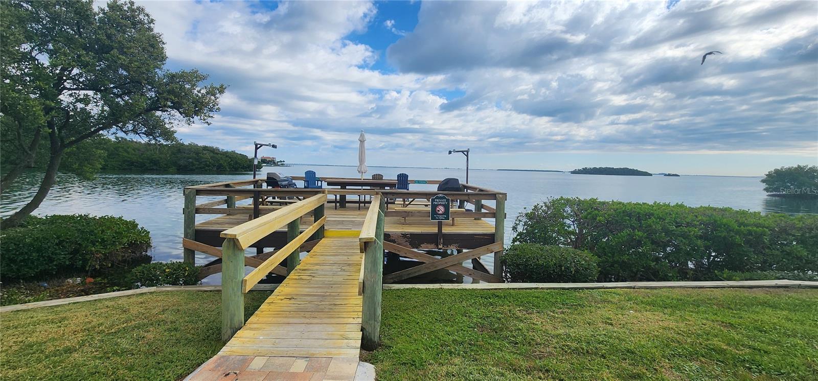 Image 29 of 46 For 1515 Pinellas Bayway S 30