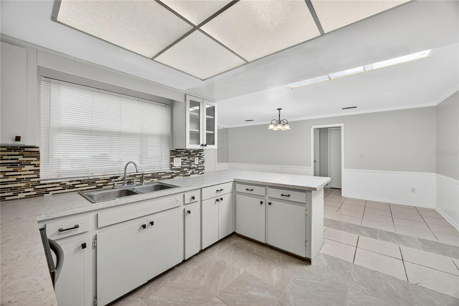 Image 16 of 47 For 2502 Vine Street