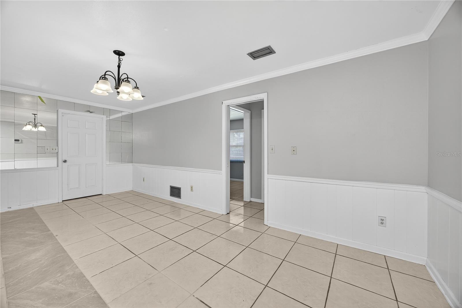 Image 20 of 47 For 2502 Vine Street