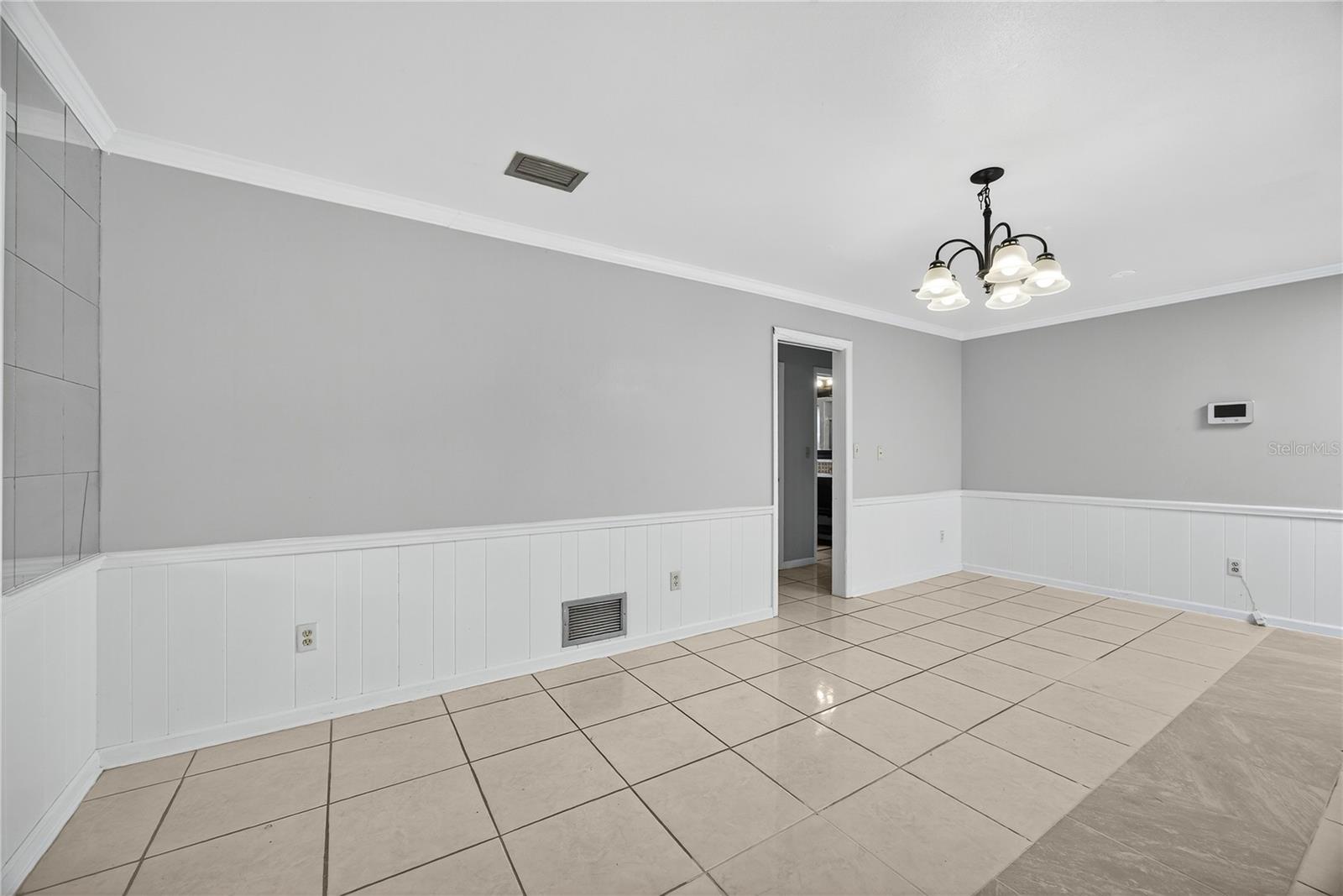 Image 22 of 47 For 2502 Vine Street