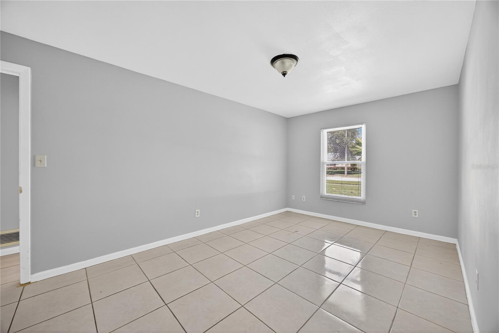 Image 32 of 47 For 2502 Vine Street