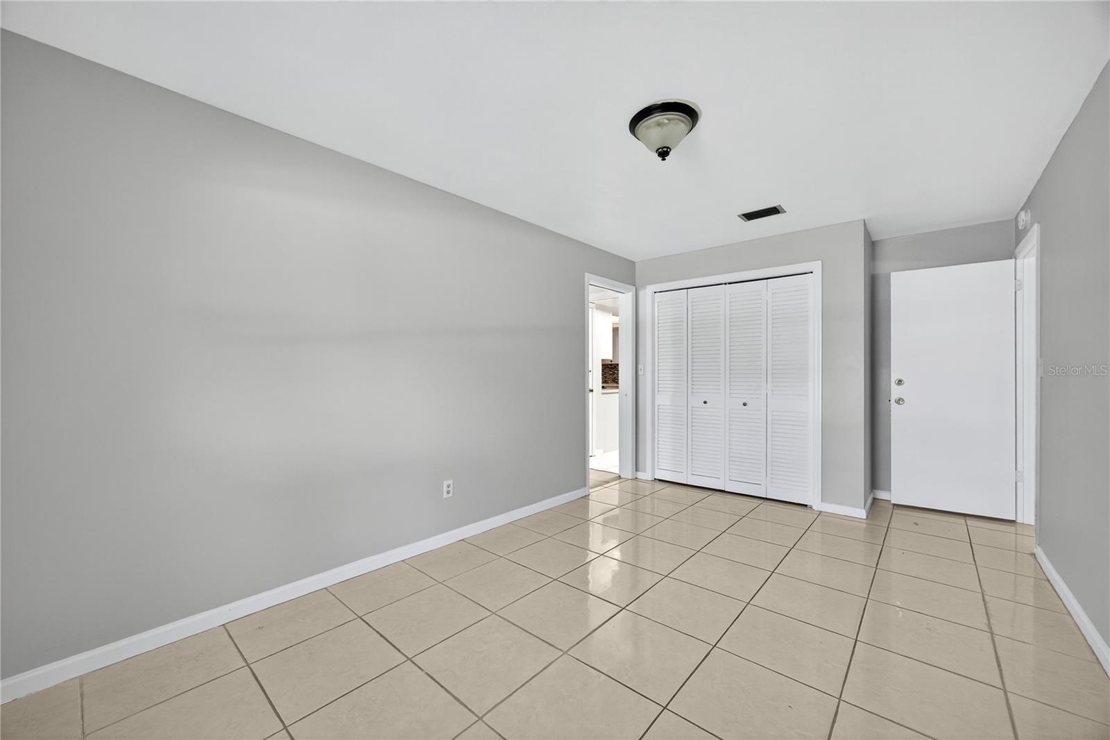 Image 33 of 47 For 2502 Vine Street