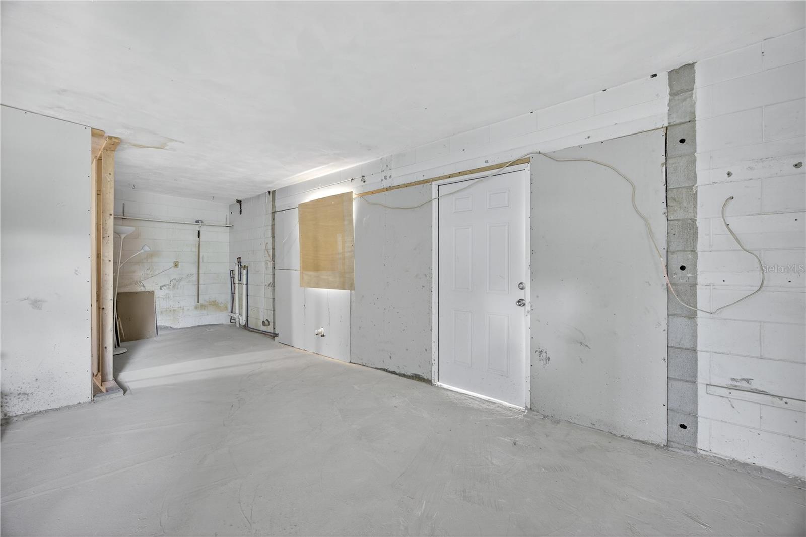 Image 41 of 47 For 2502 Vine Street