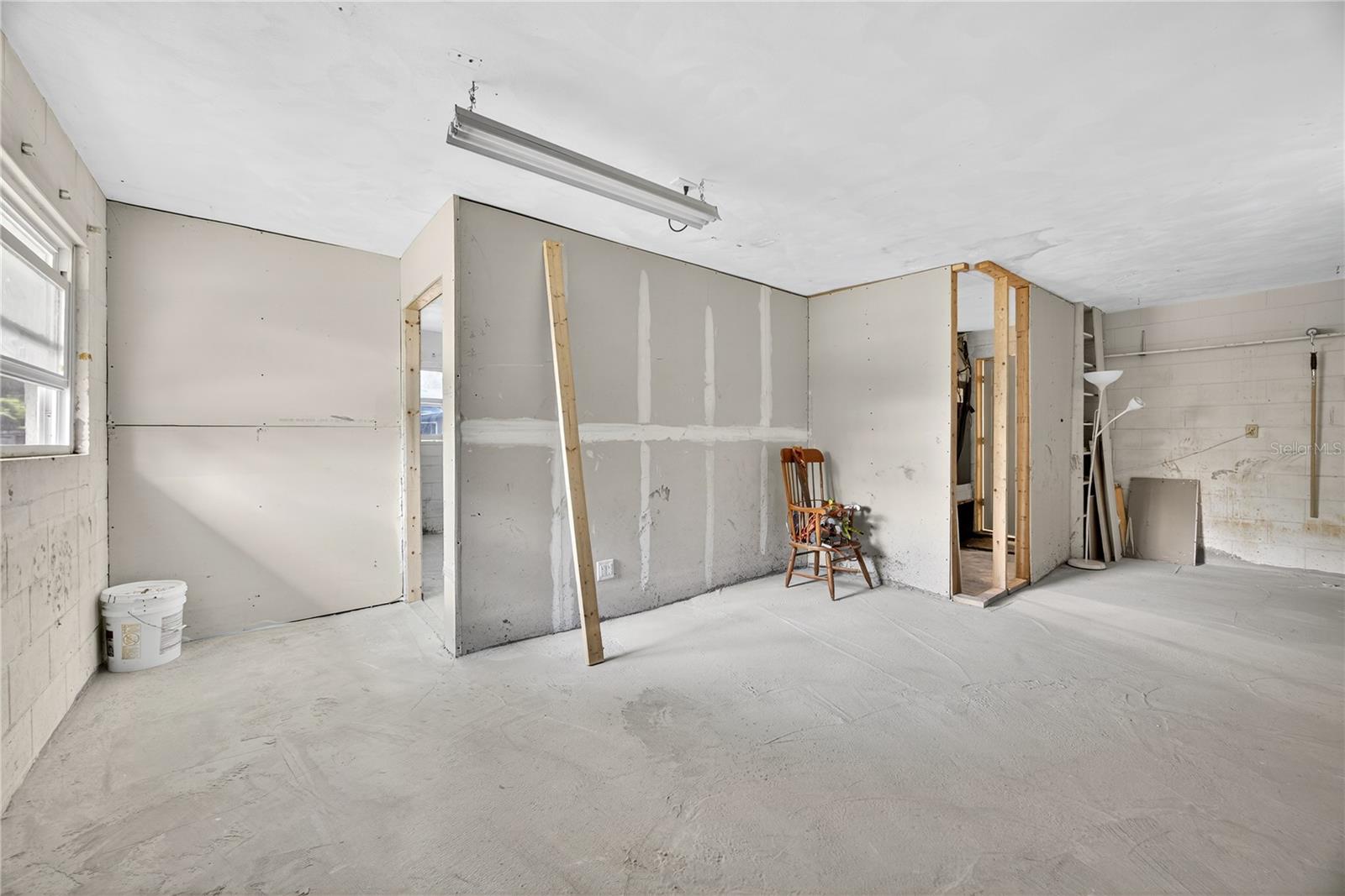 Image 42 of 47 For 2502 Vine Street