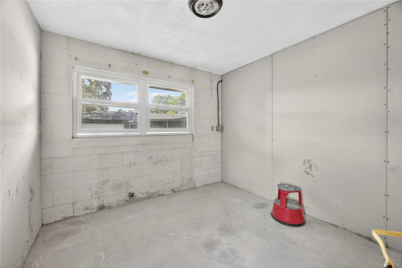 Image 43 of 47 For 2502 Vine Street