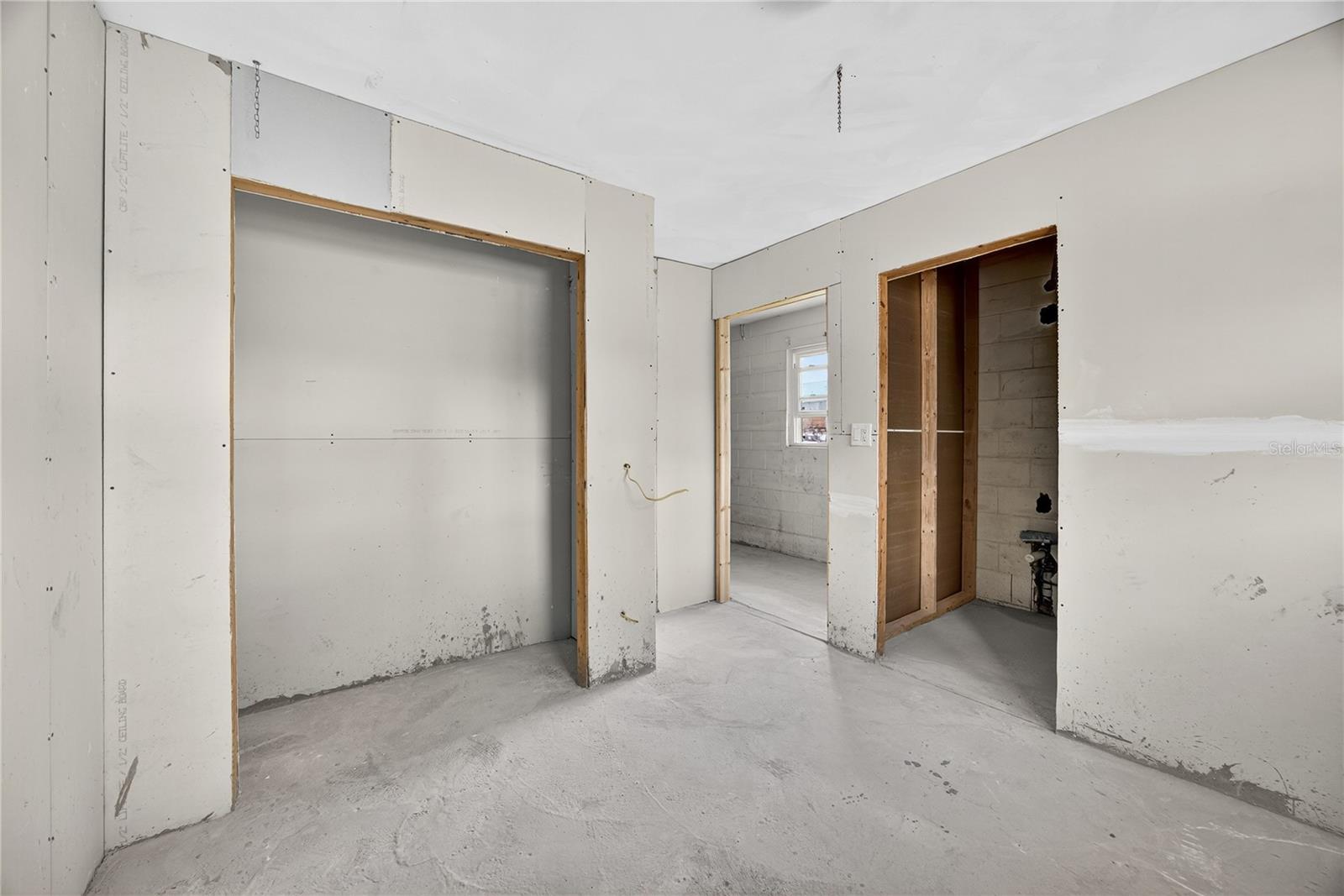 Image 44 of 47 For 2502 Vine Street