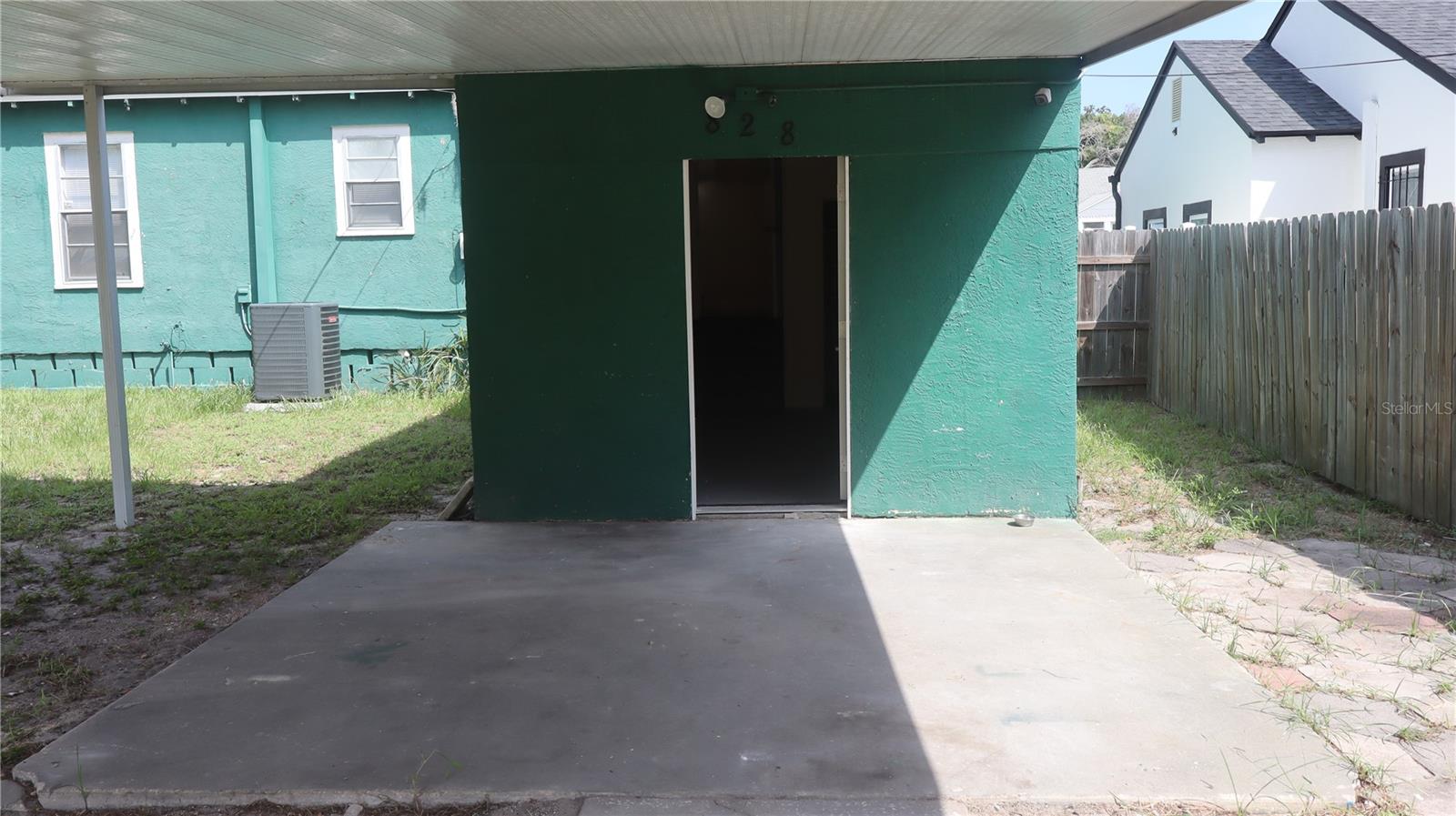 Image 11 of 12 For 828 16th Avenue S