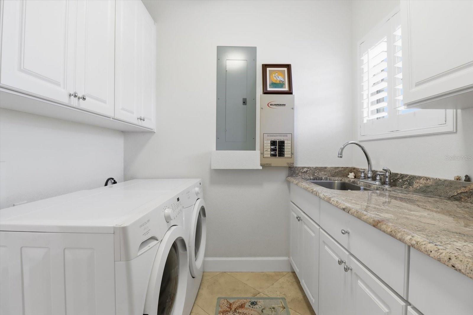 Image 32 of 53 For 5 Palm Drive