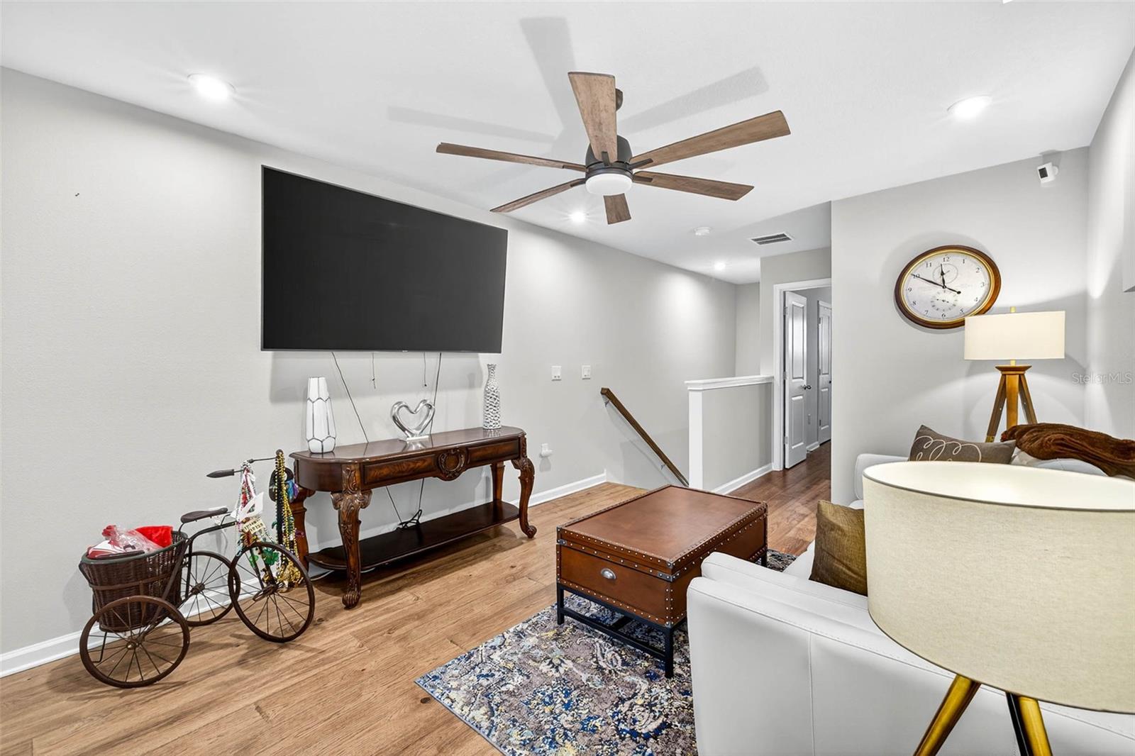 Image 34 of 45 For 25993 Woven Wicker Bend