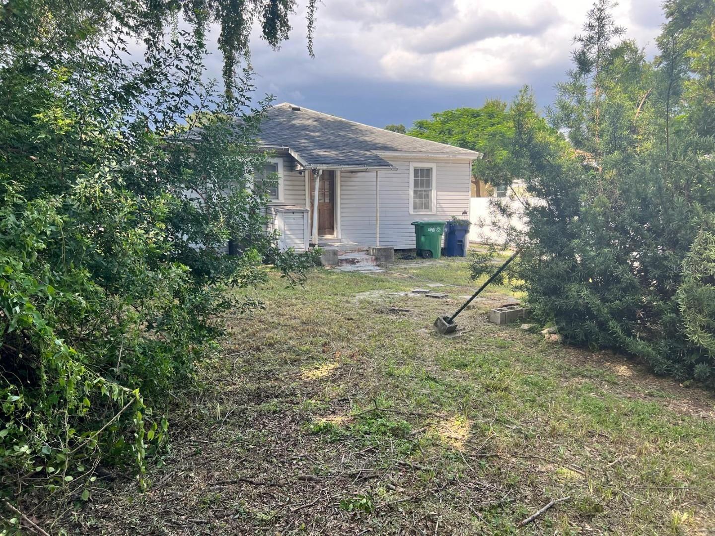 Image 4 of 6 For 3616 Azeele Street