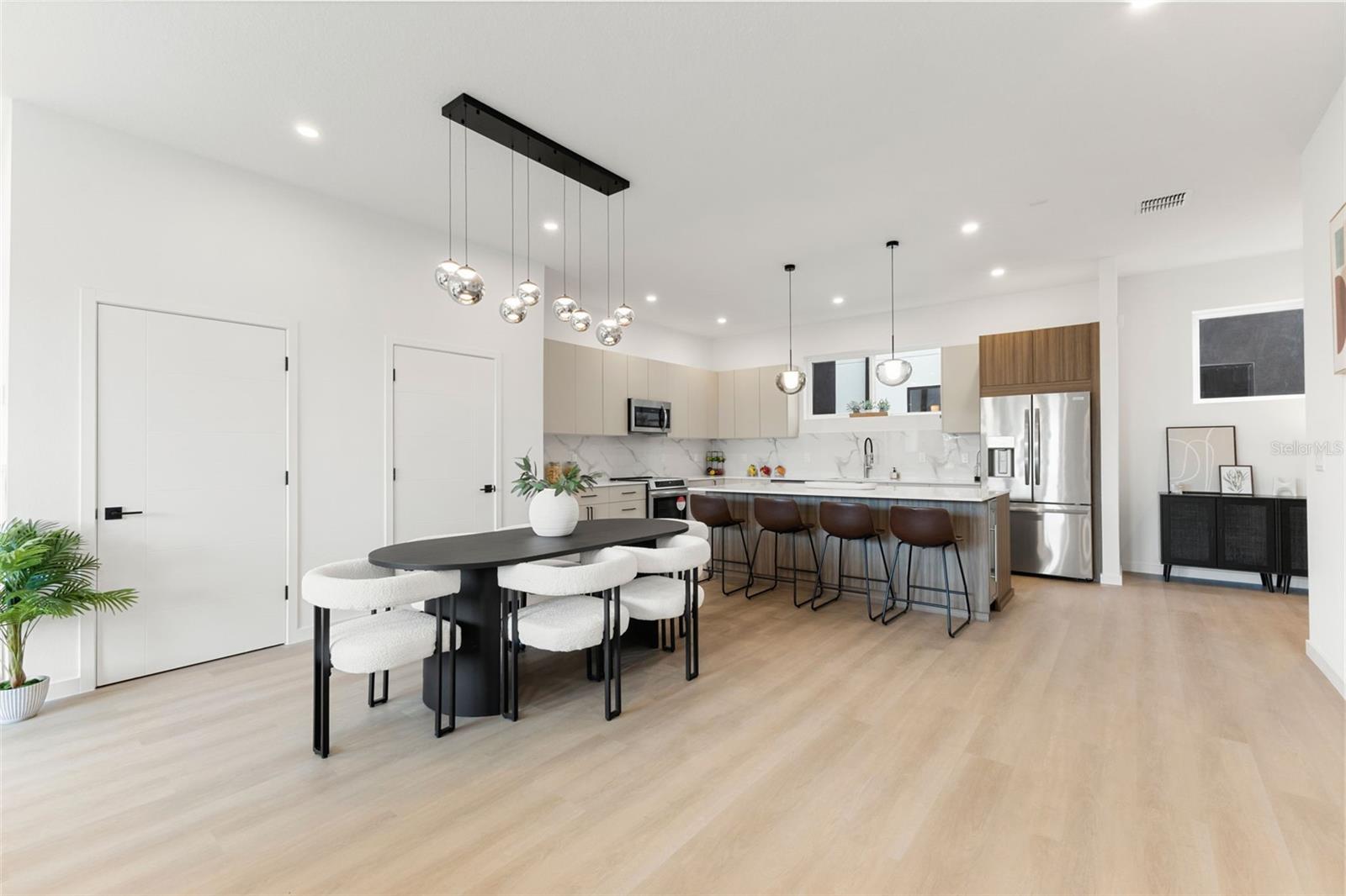 Listing photo id 12 for 2108 4th Street S