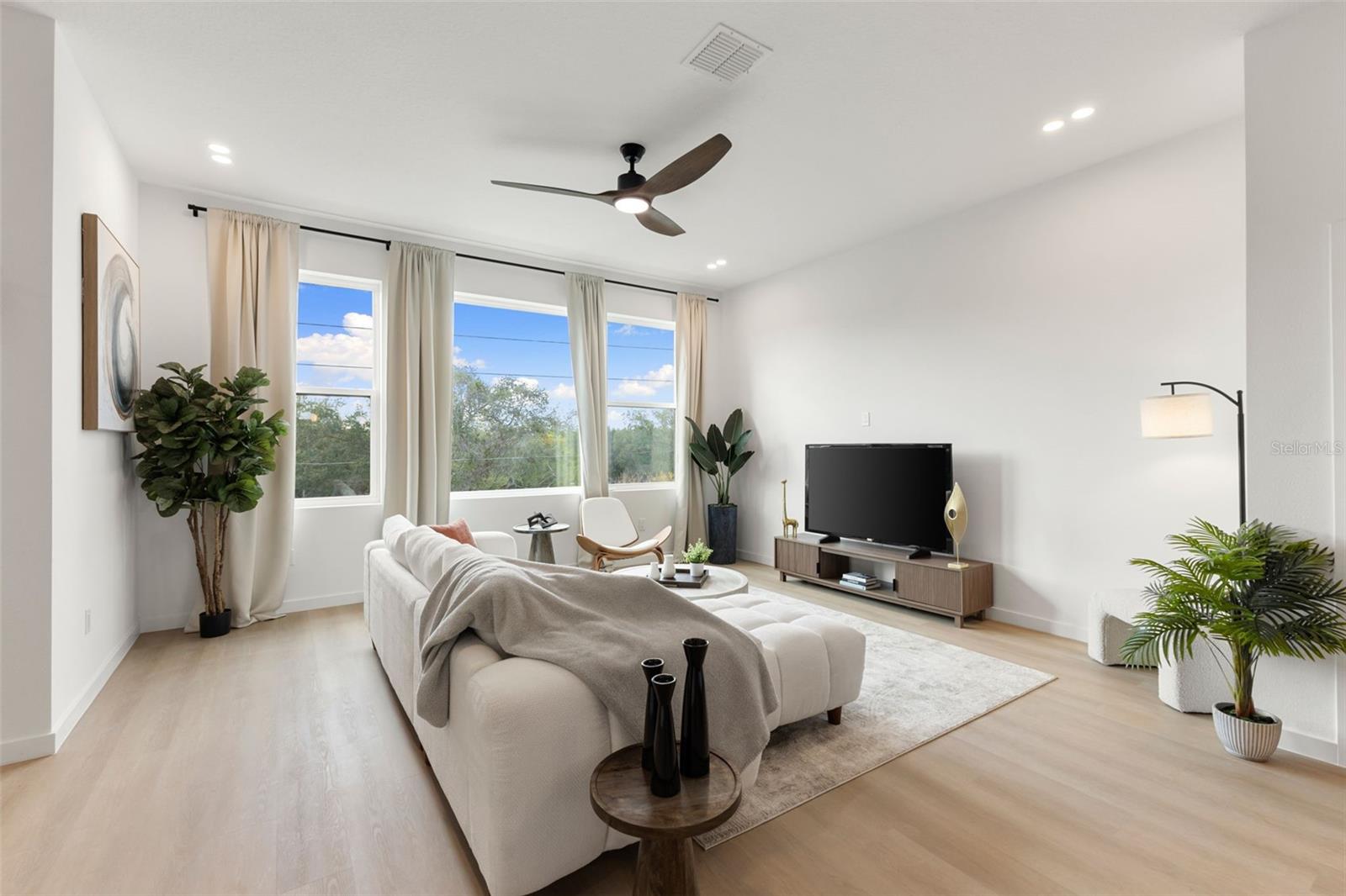 Listing photo id 18 for 2108 4th Street S