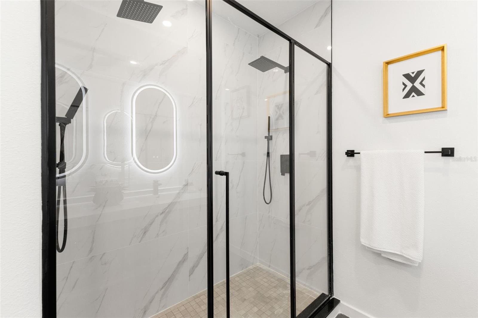 Listing photo id 23 for 2108 4th Street S