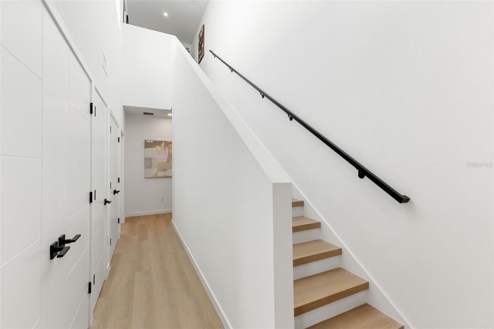 Listing photo id 27 for 2108 4th Street S