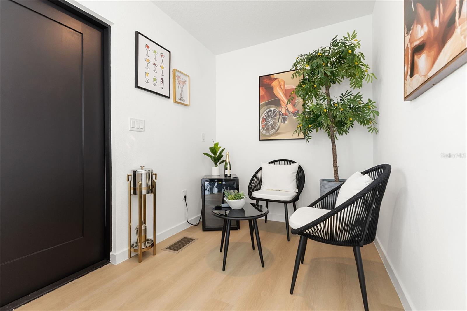 Listing photo id 28 for 2108 4th Street S