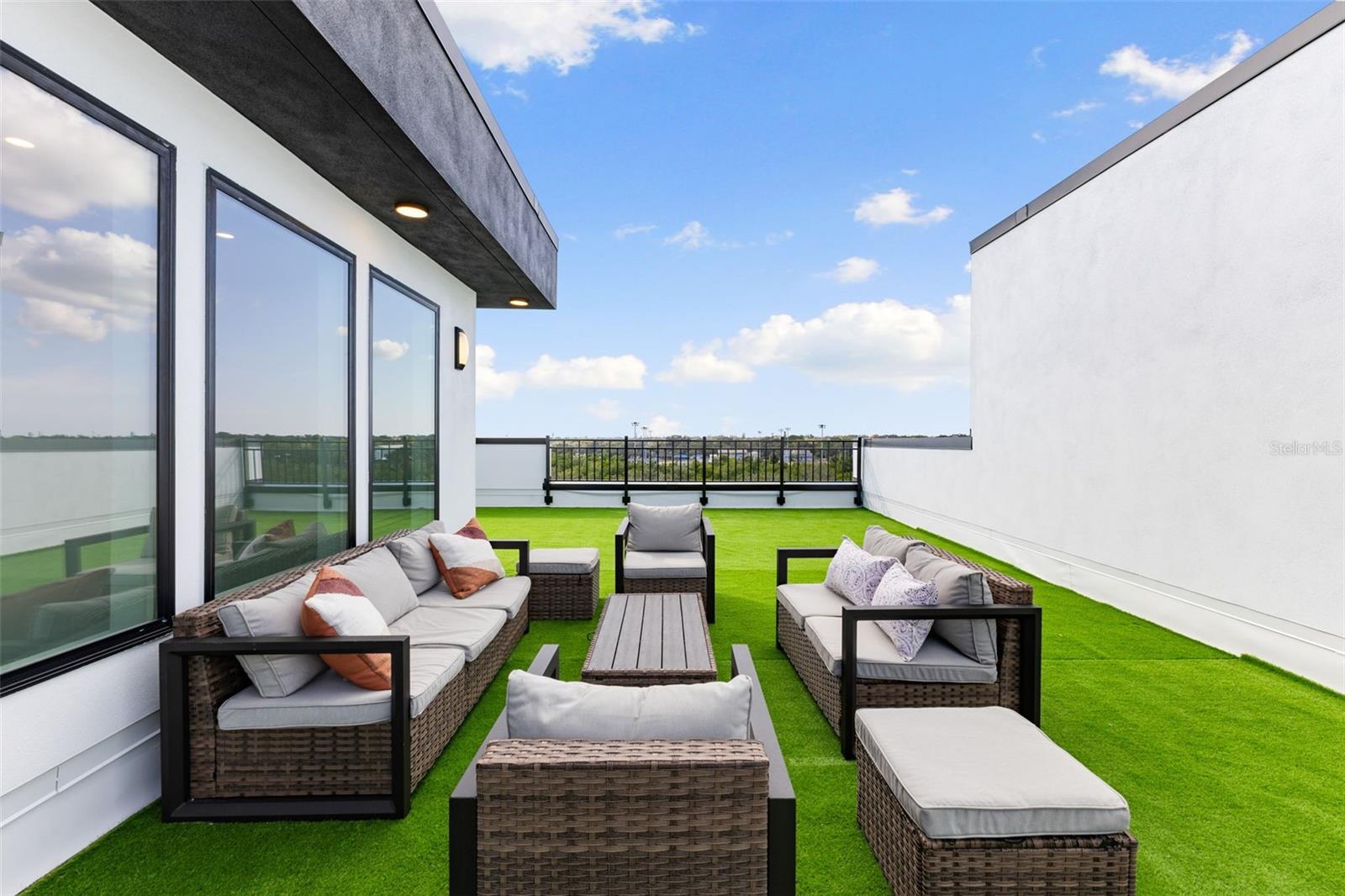 Listing photo id 29 for 2108 4th Street S