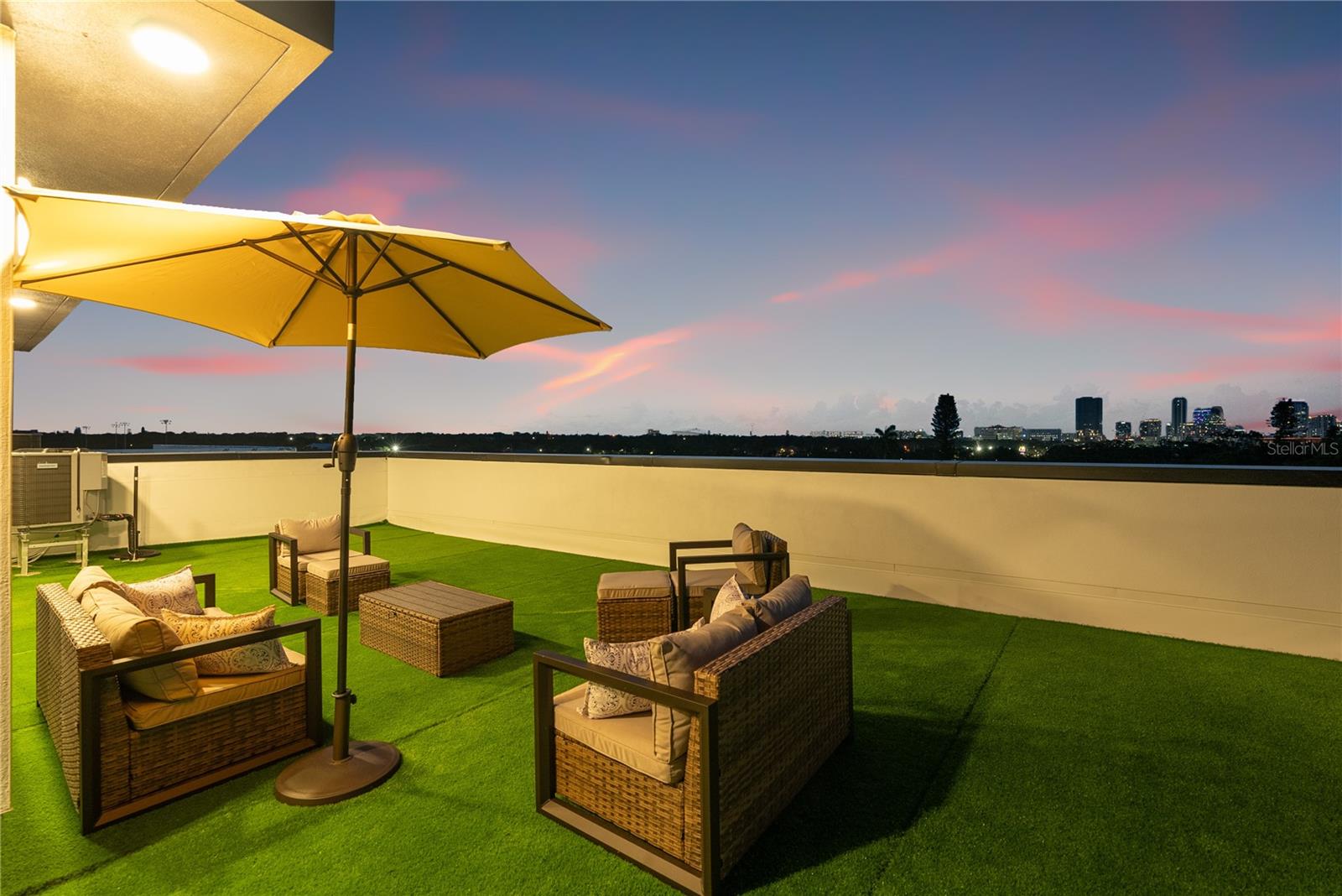 Listing photo id 31 for 2108 4th Street S