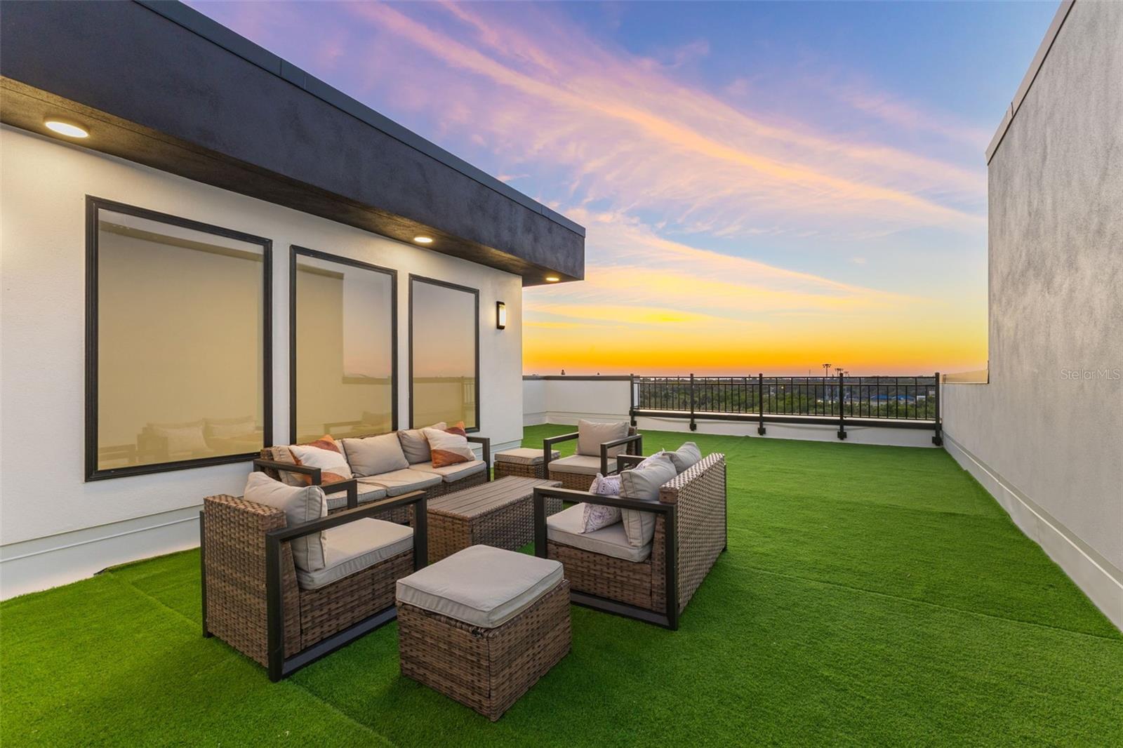 Listing photo id 33 for 2108 4th Street S