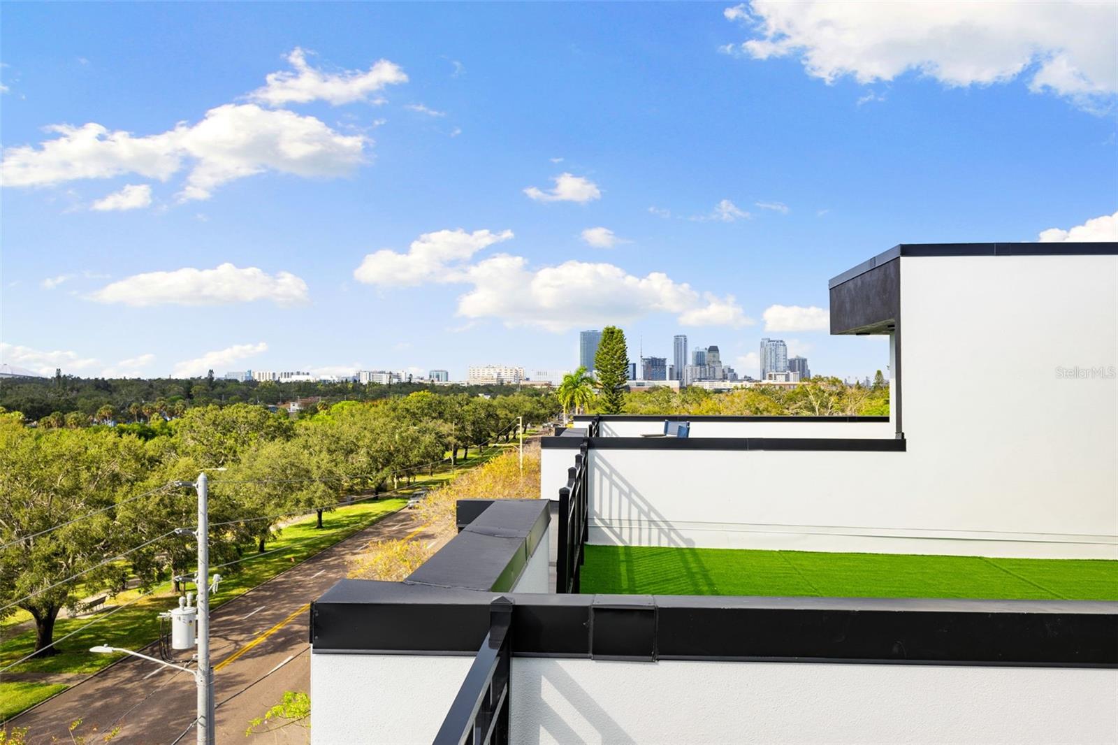 Listing photo id 35 for 2108 4th Street S