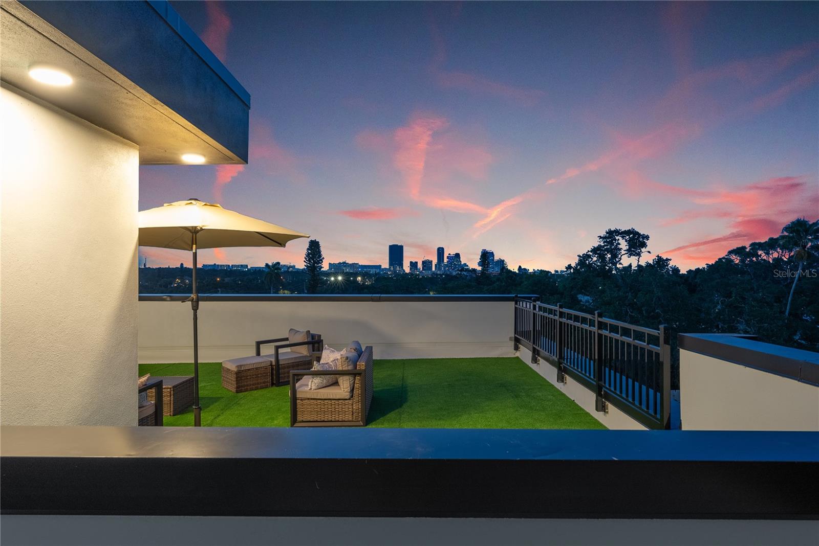 Listing photo id 36 for 2108 4th Street S