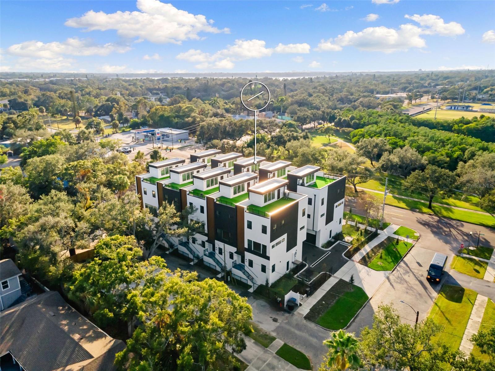 Listing photo id 47 for 2108 4th Street S