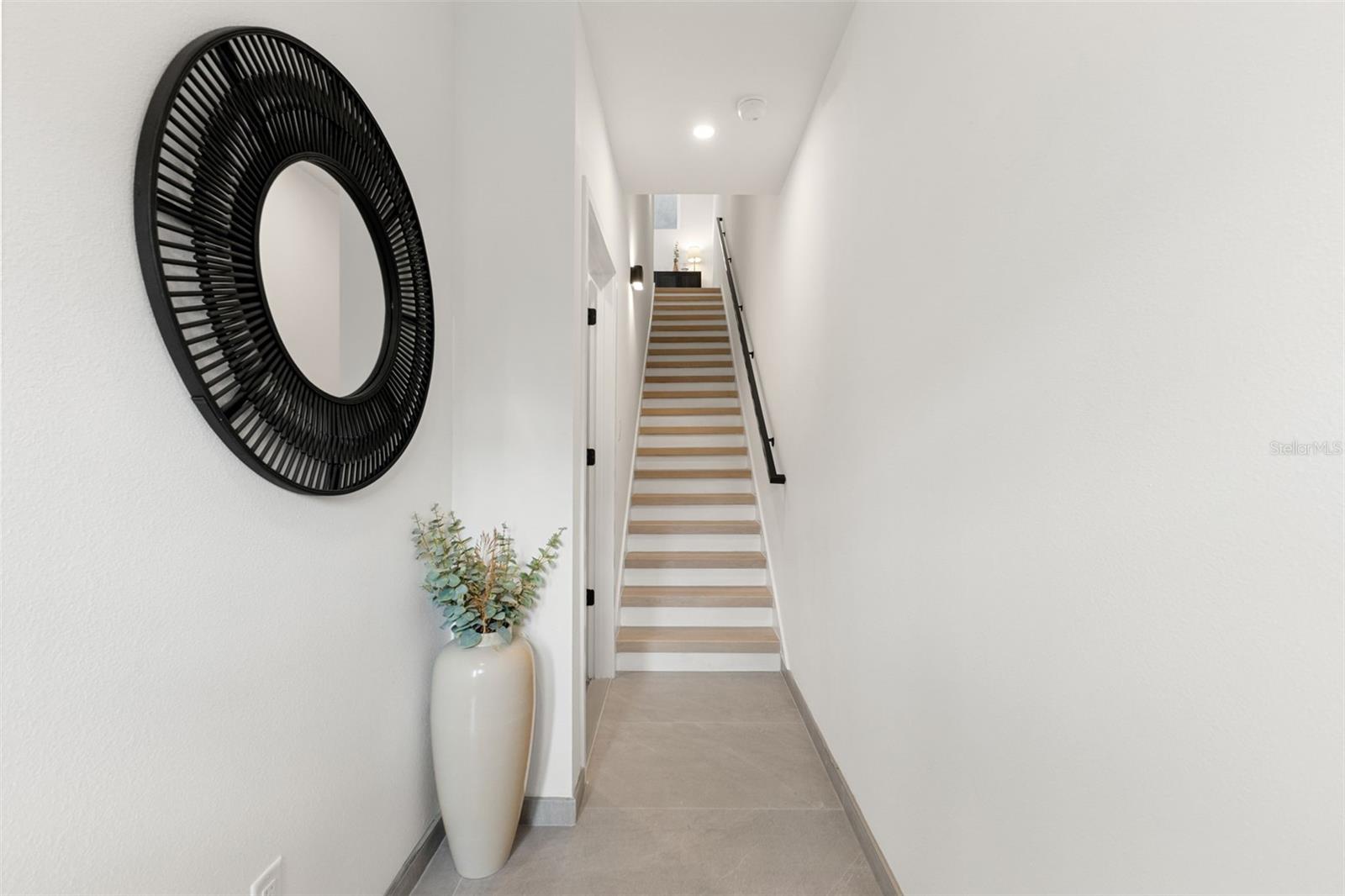 Listing photo id 3 for 2108 4th Street S