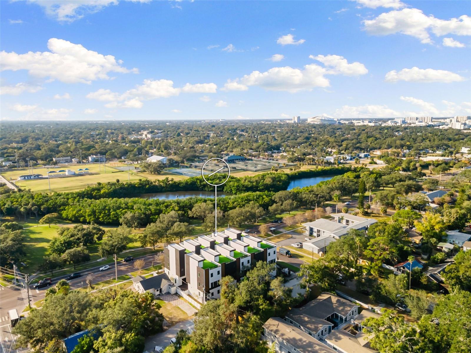 Listing photo id 54 for 2108 4th Street S