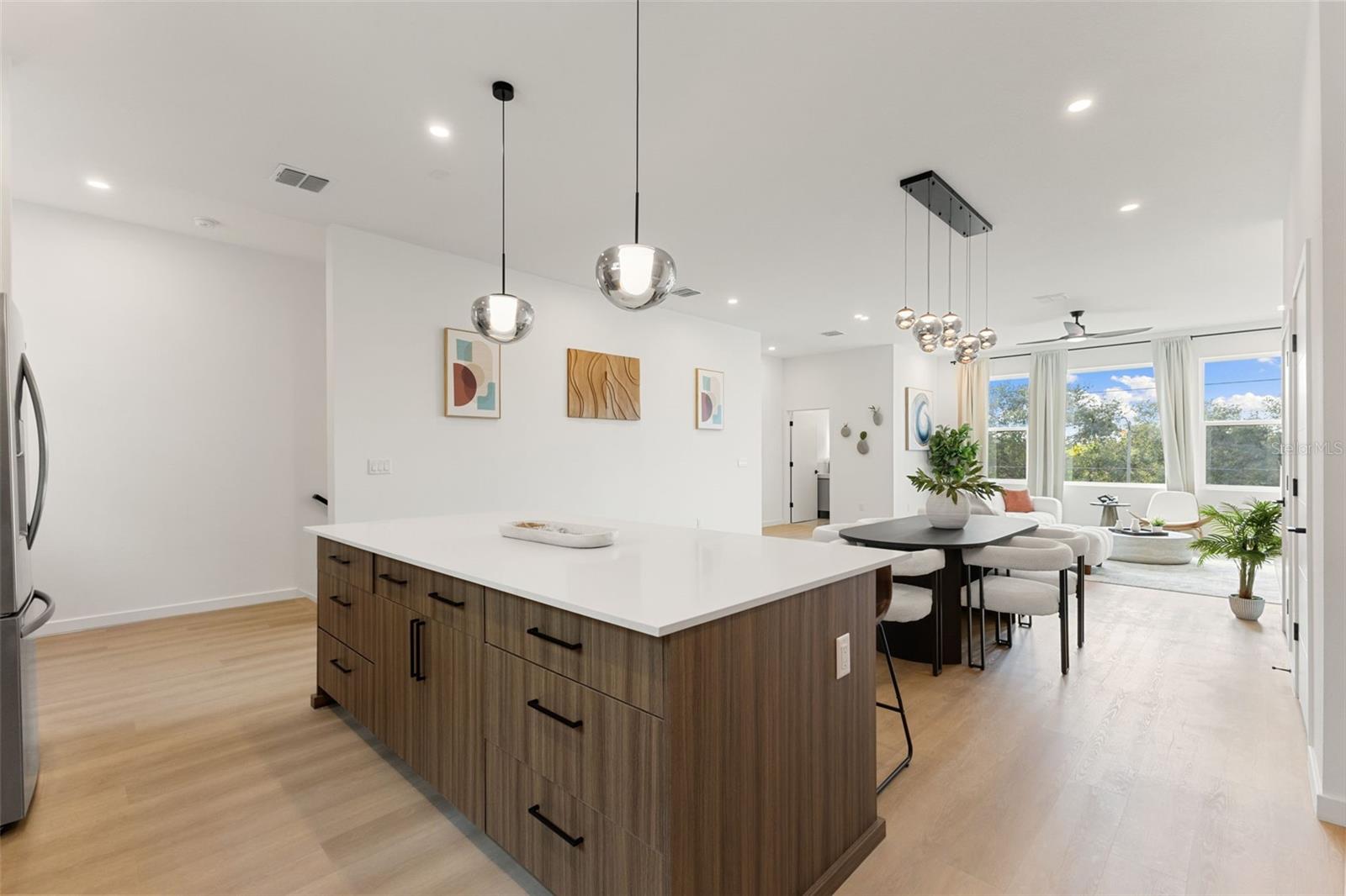 Listing photo id 5 for 2108 4th Street S