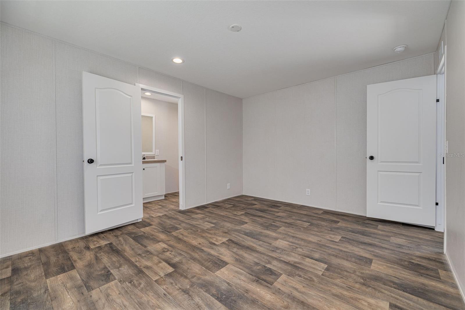 Image 10 of 34 For 10617 Denton Avenue