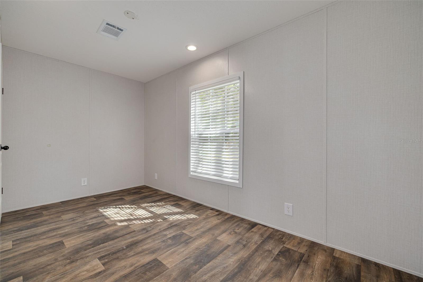 Image 11 of 34 For 10617 Denton Avenue