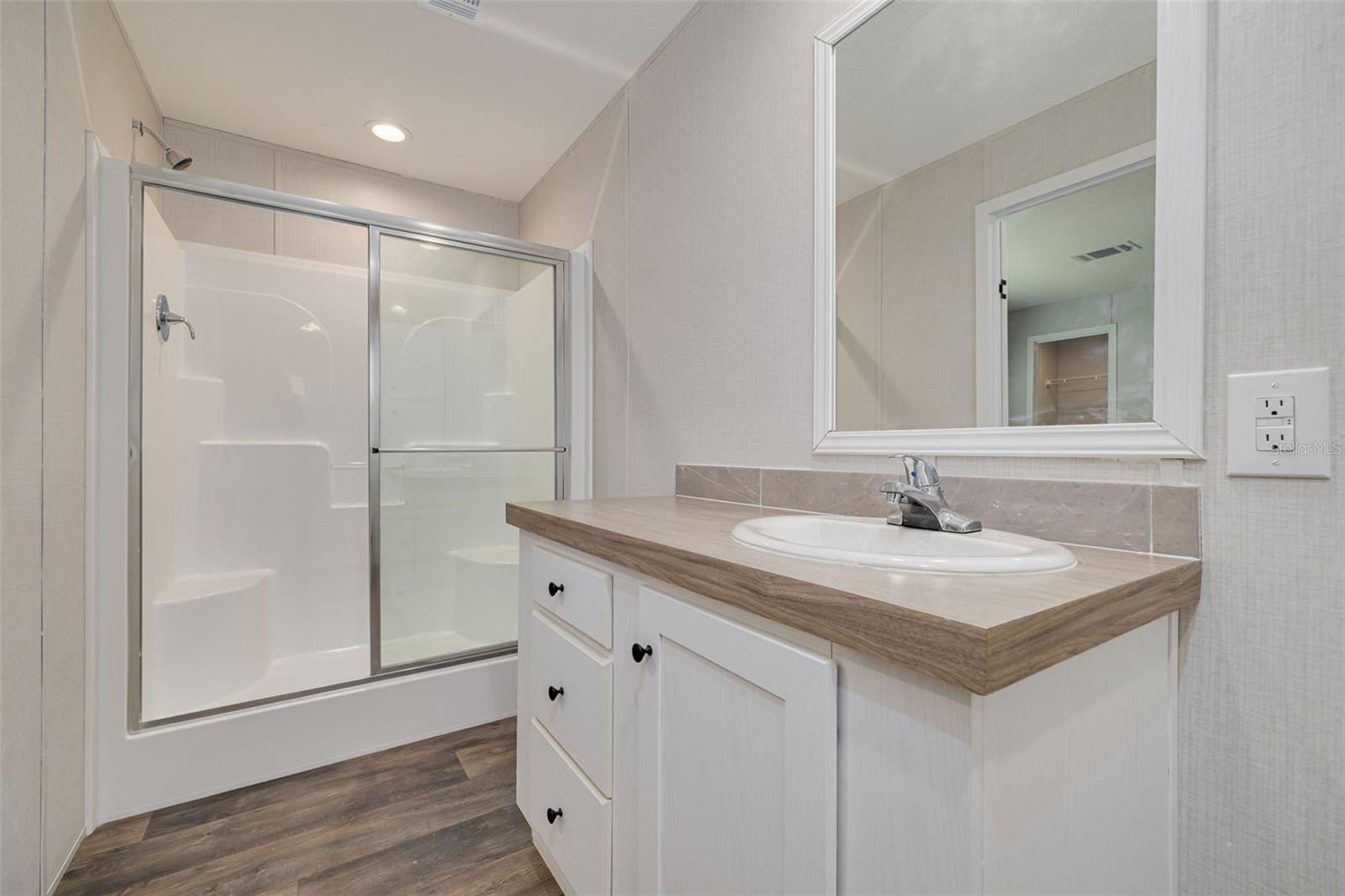 Image 5 of 34 For 10617 Denton Avenue