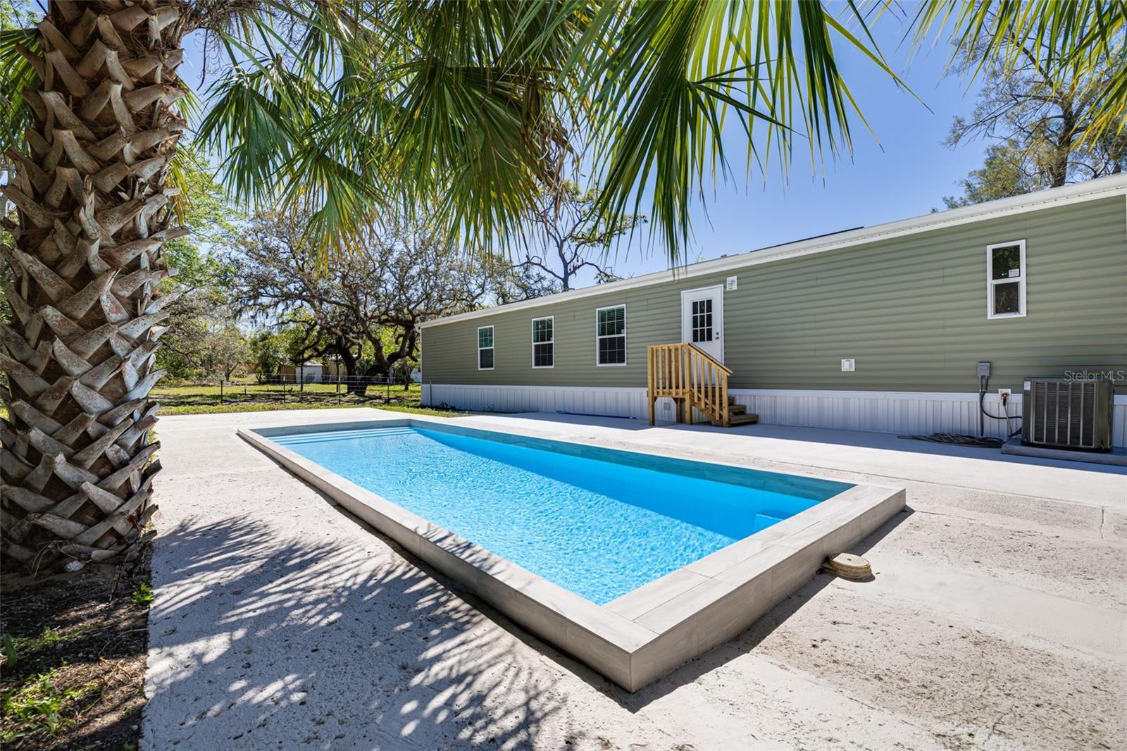 Image 6 of 34 For 10617 Denton Avenue