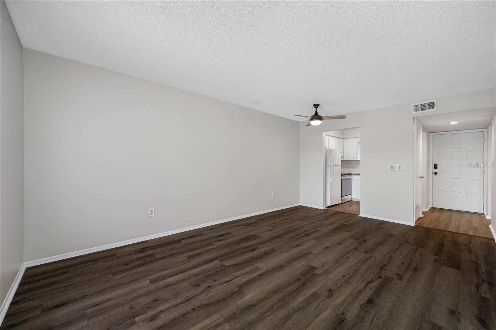 Image 13 of 20 For 600 Betty Lane 9