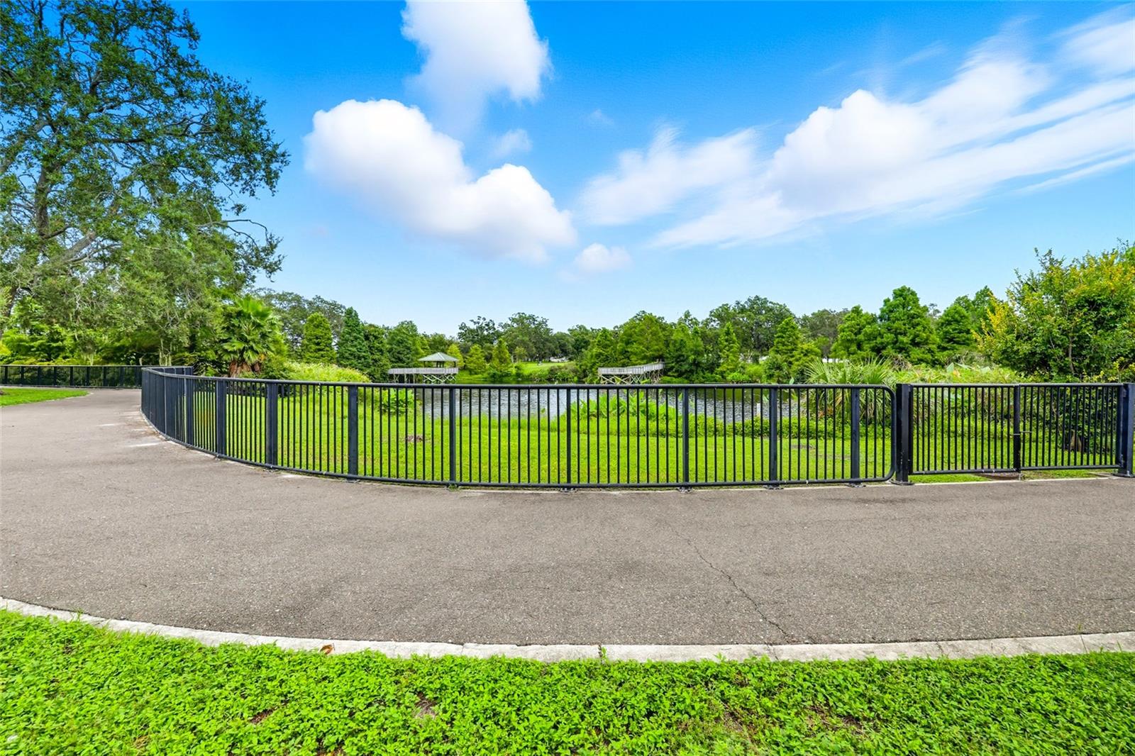 Image 19 of 20 For 600 Betty Lane 9