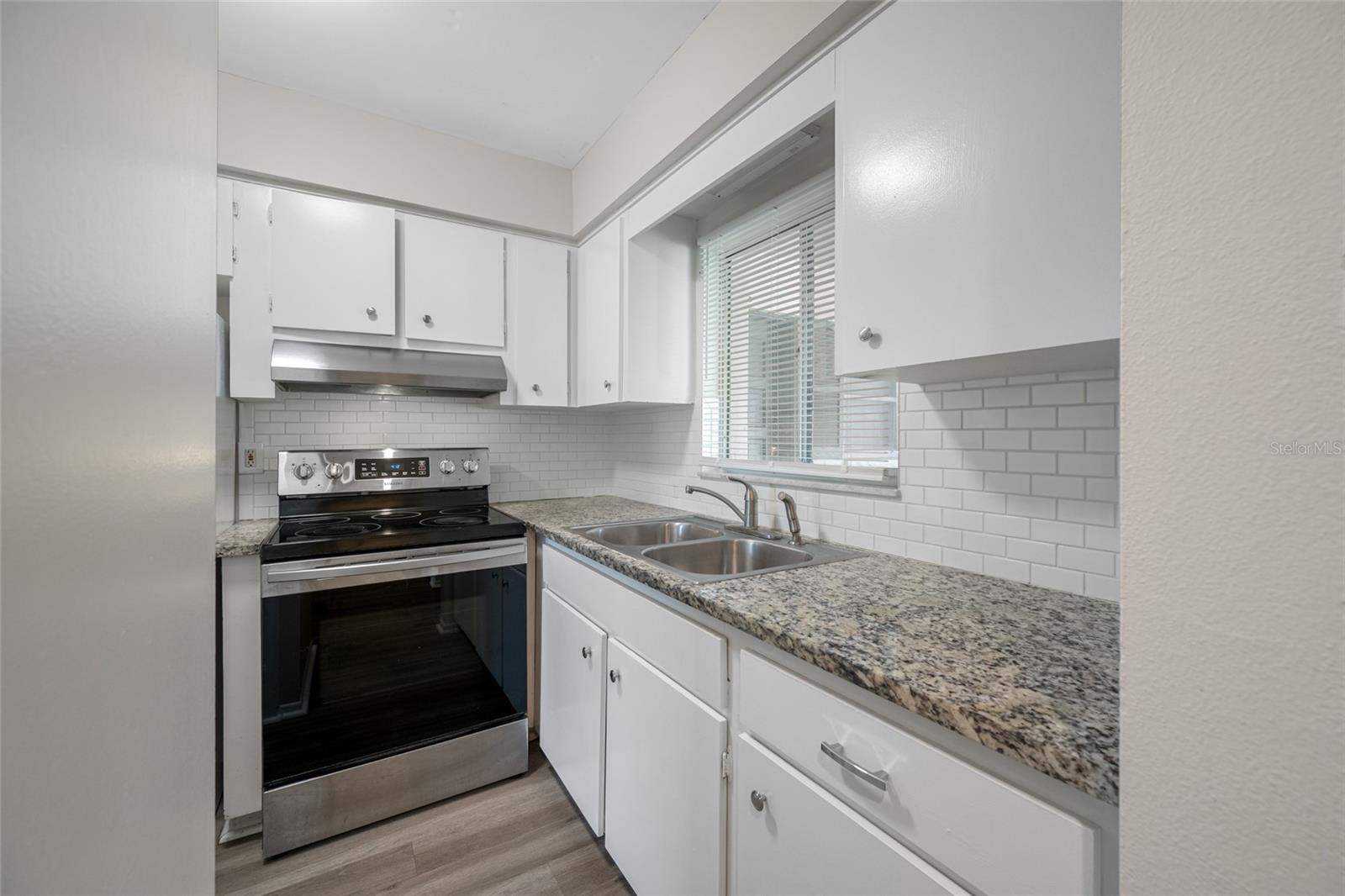 Image 2 of 20 For 600 Betty Lane 9