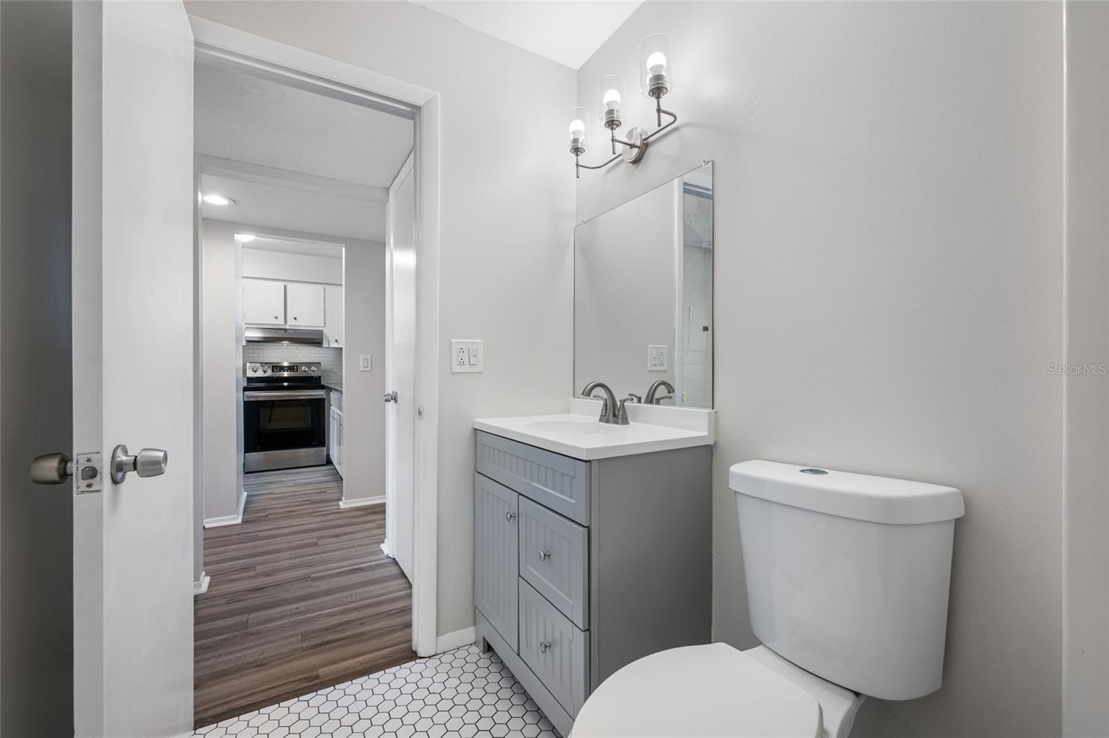 Image 6 of 20 For 600 Betty Lane 9