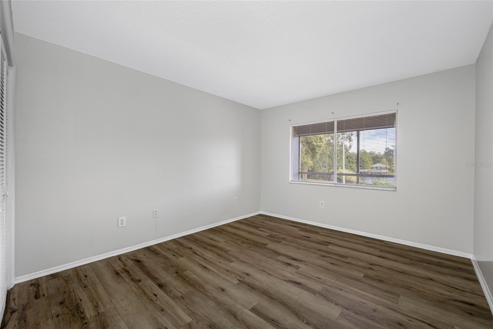 Image 7 of 20 For 600 Betty Lane 9