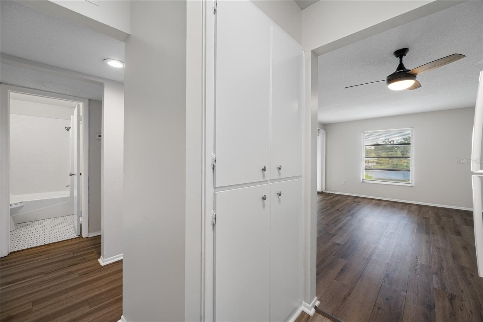 Image 9 of 20 For 600 Betty Lane 9