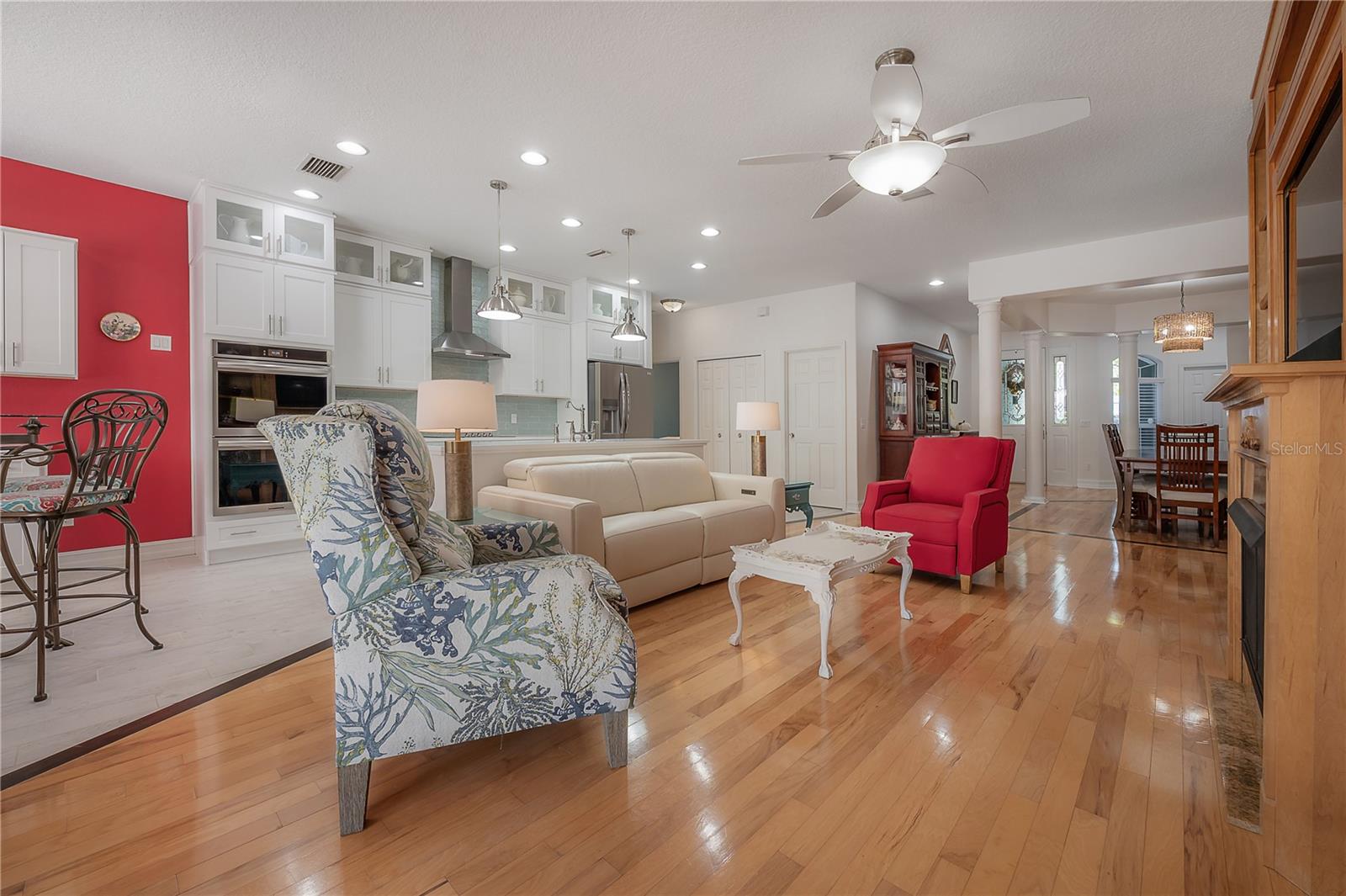 Image 15 of 61 For 12108 Riverhills Drive