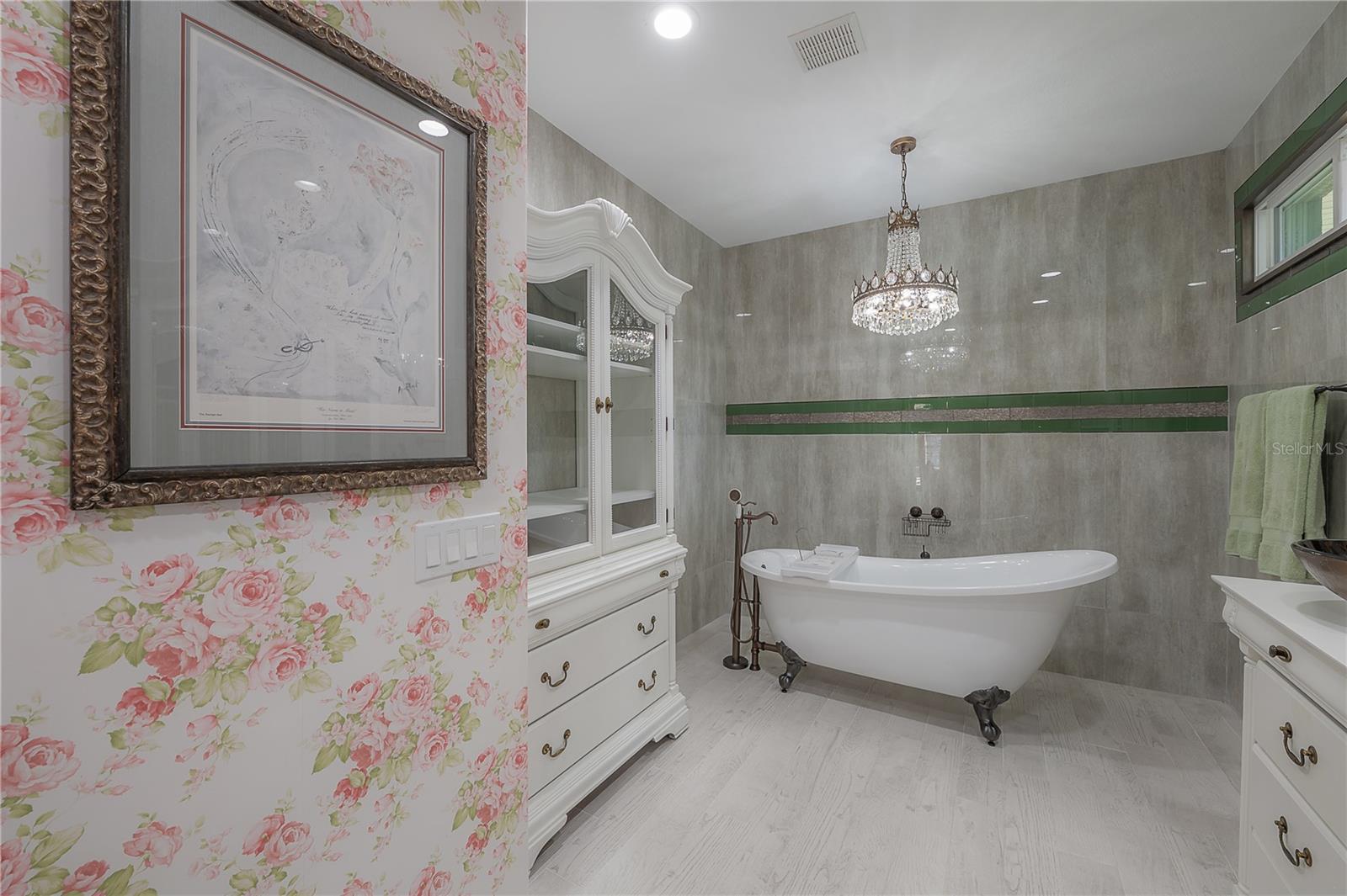 Image 25 of 61 For 12108 Riverhills Drive