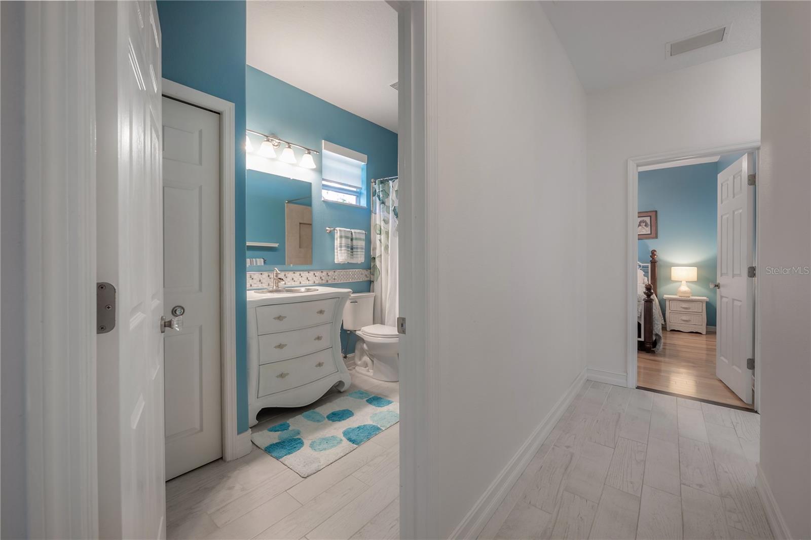 Image 34 of 61 For 12108 Riverhills Drive